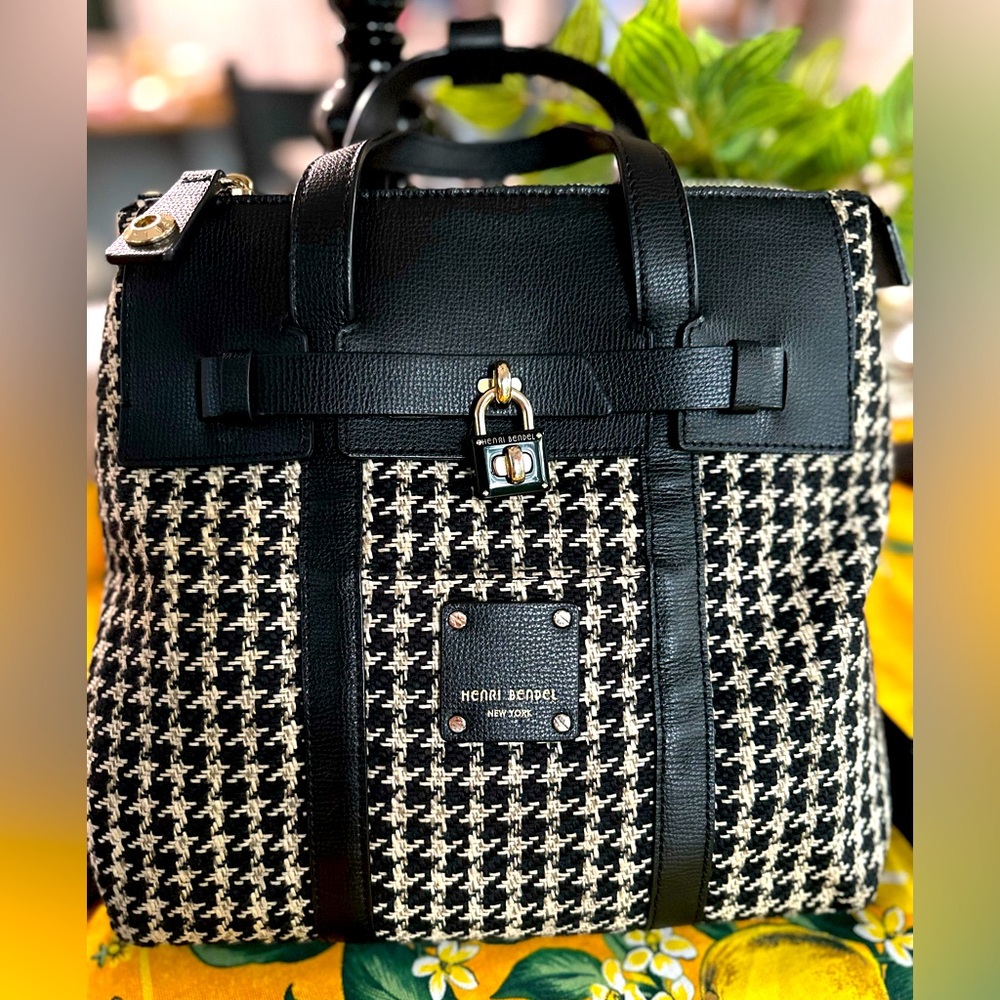 Beautiful 2018 Henri Bendel Houndstooth Jetsetter Convertible Tweed Backpack EUC